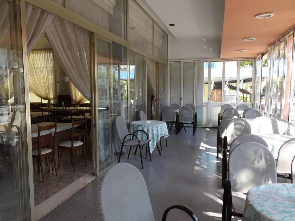 Hotel Victory Cesenatico Kültér fotó