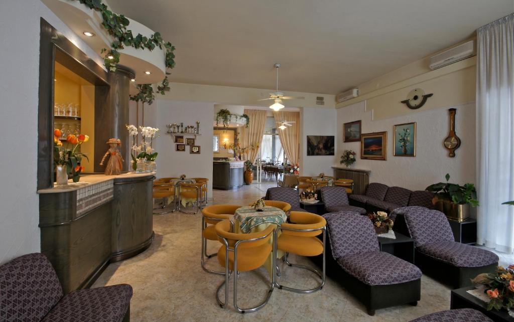 Hotel Victory Cesenatico Kültér fotó