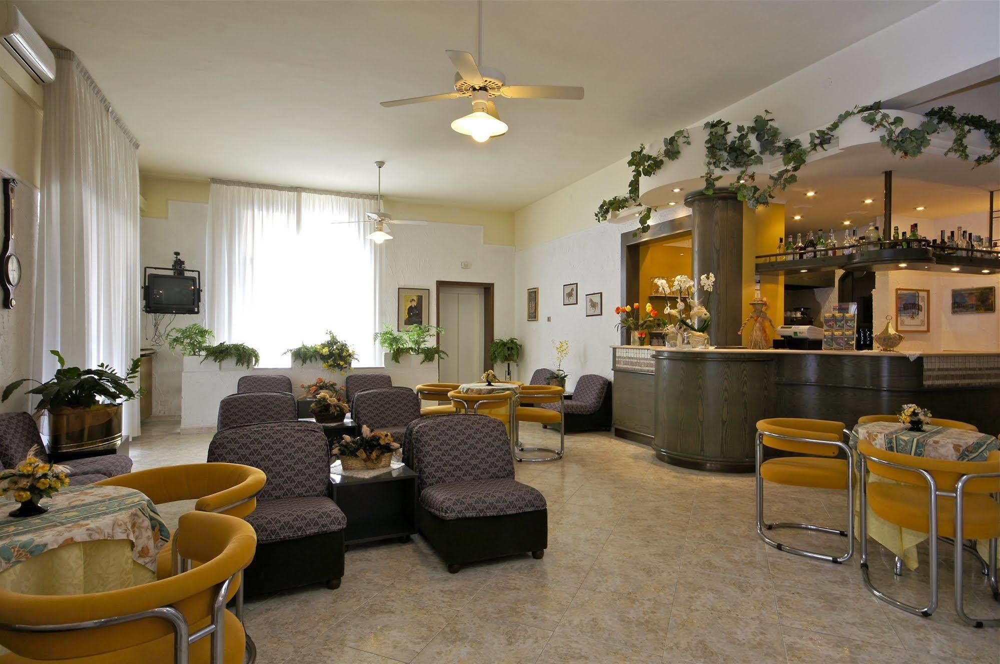 Hotel Victory Cesenatico Kültér fotó