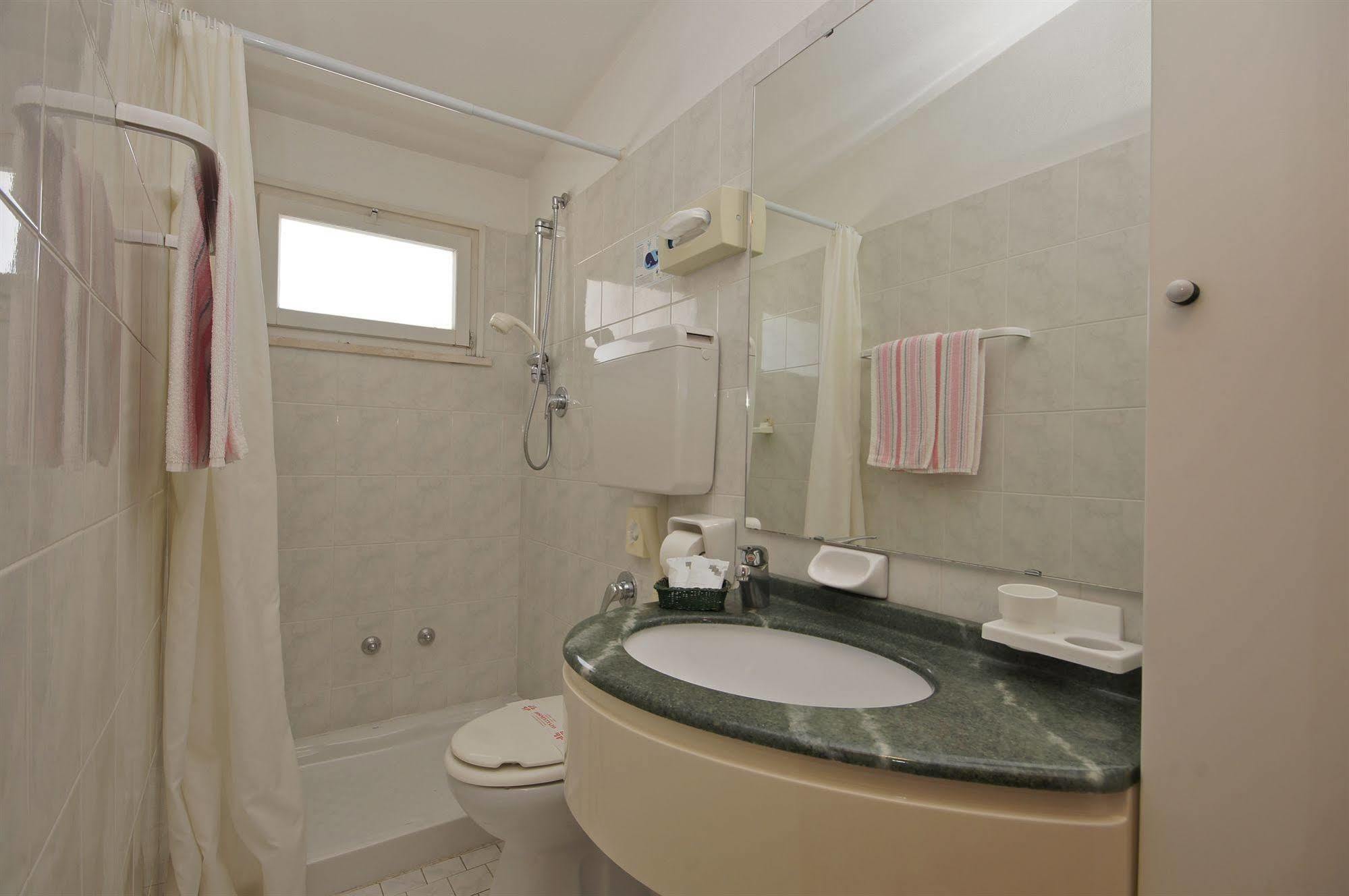 Hotel Victory Cesenatico Kültér fotó