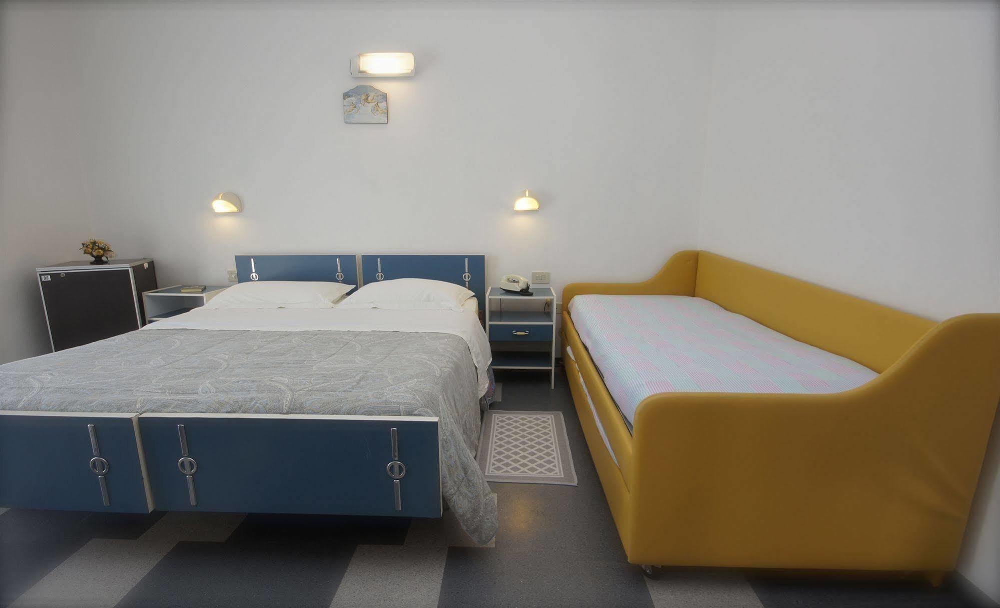 Hotel Victory Cesenatico Kültér fotó